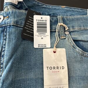 Torrid Blue Crop backseat bingo Wide Leg Jeans
